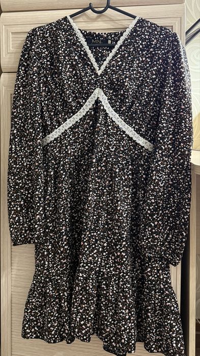 Женское платье с цветочками