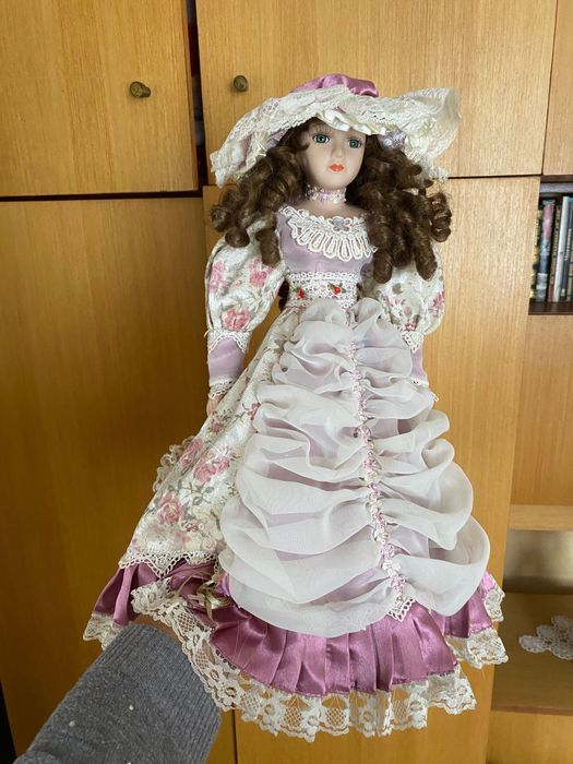 Порцеланова кукла -френска