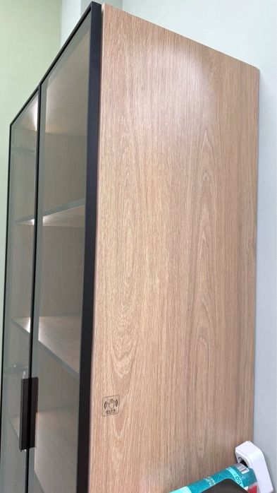 Продам шкаф с подсветкой сервант