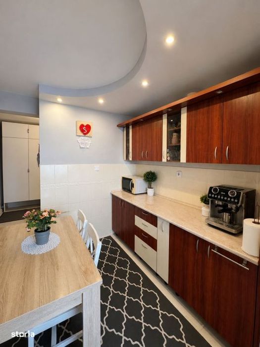 Oportunitate! 3 camere decomandate, 64 mp utili, 2 bai, boxa subsol, p
