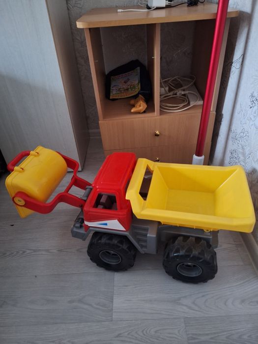 Продам детскую машинку