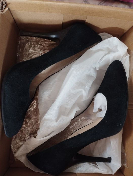 Обувь по 1900тен