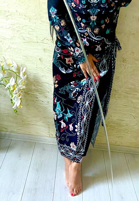 Бански с дълъг ръкав и парео-Намален