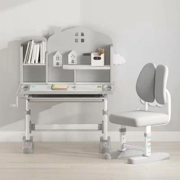 Доставка бесплатная. Детская парта и стул растущая для школьников.