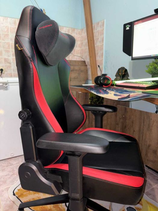 Продам игровое кресло Dxracer pro craft red