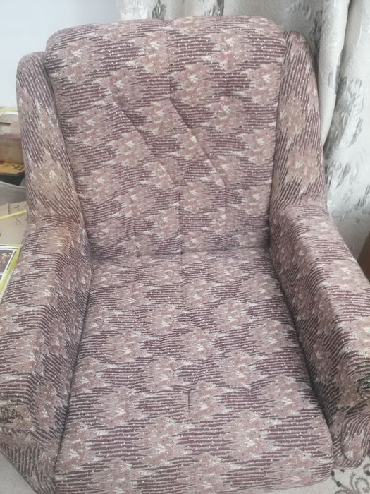 Диван и два кресла в отличном состоянии