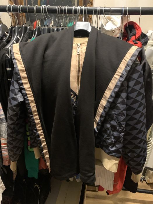 Treinig nou XL, pe negru su albastru