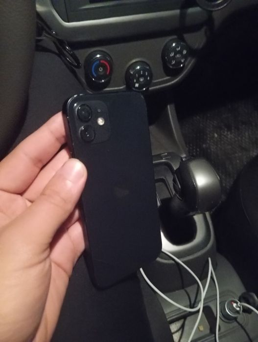 Iphone 12  128 ideal