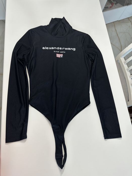 Боди с дълъг ръкав Alexander Wang/ Блуза Balenciaga/Спортен топ Fendi