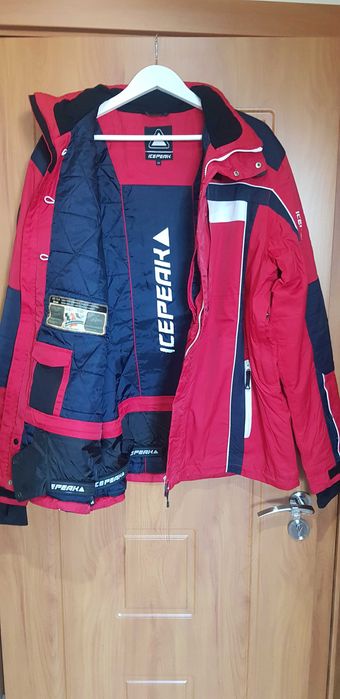 Продавам ски яке и каска