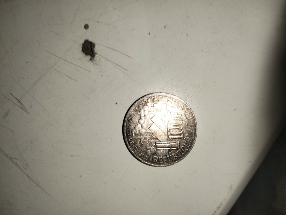 moneda din 1985   este căutată dar nu foarte mult are vechime câțiva ani