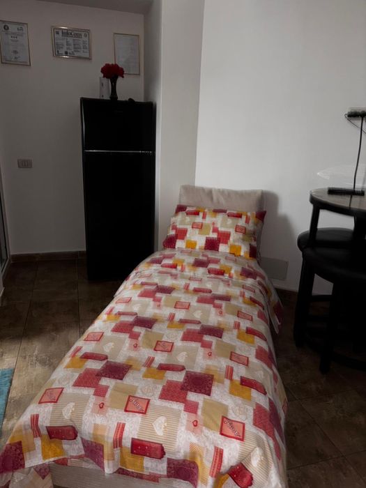 Inchiriez garsoniera in regim hotelier complet mobilata decomandat