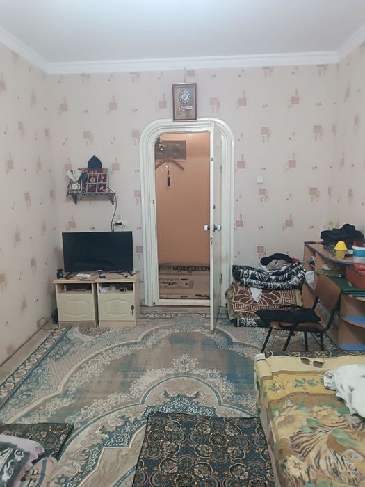 Продам квартиру в 9 микрорайоне  2 х комнатную переделанная на 3 х