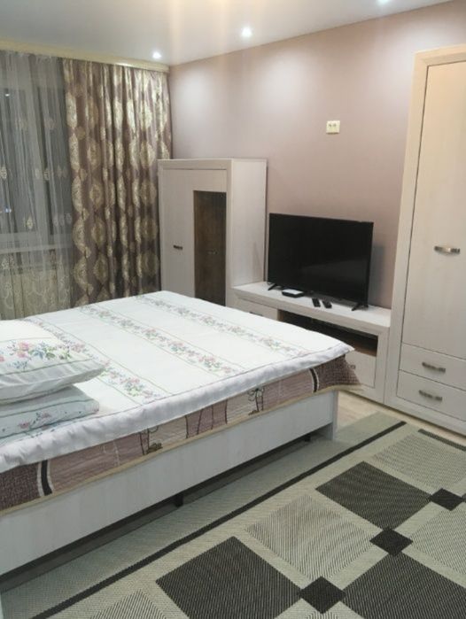 Сдается 1-комнатная в центре.