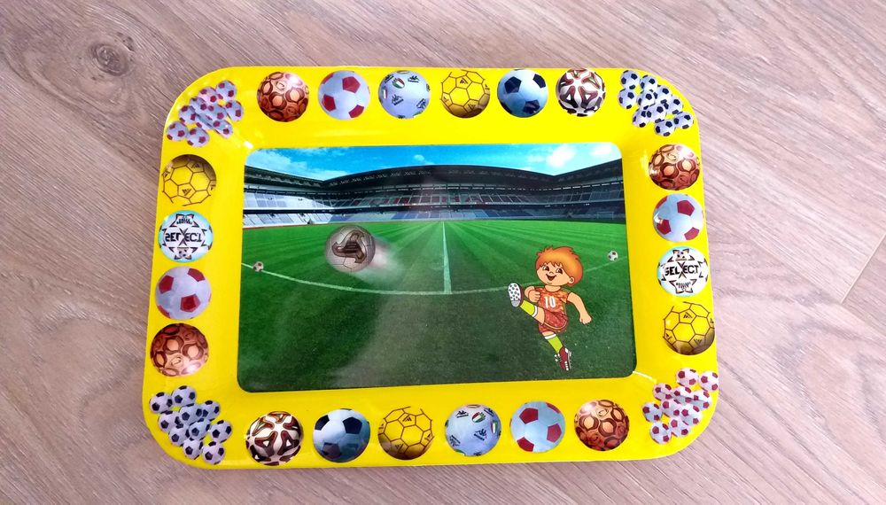 Табли с футболна илюстрация