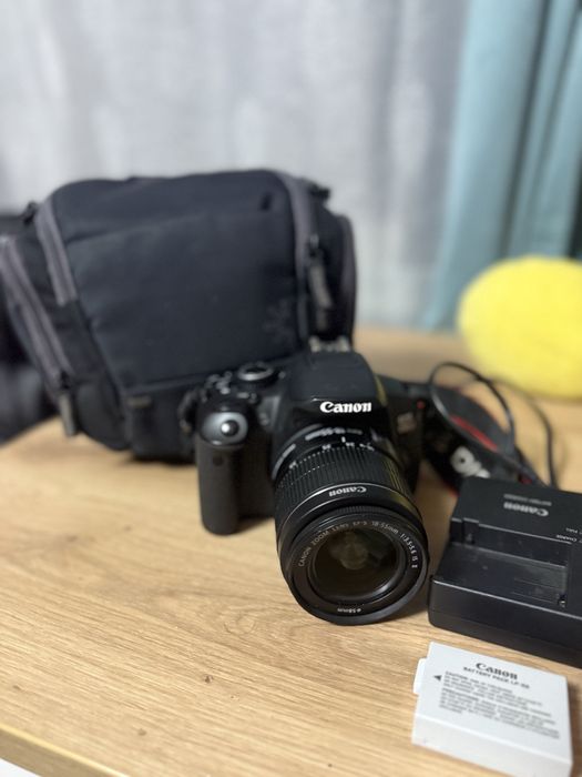 Canon EOS 650D+оригинална батерия,зарядно и чантичка