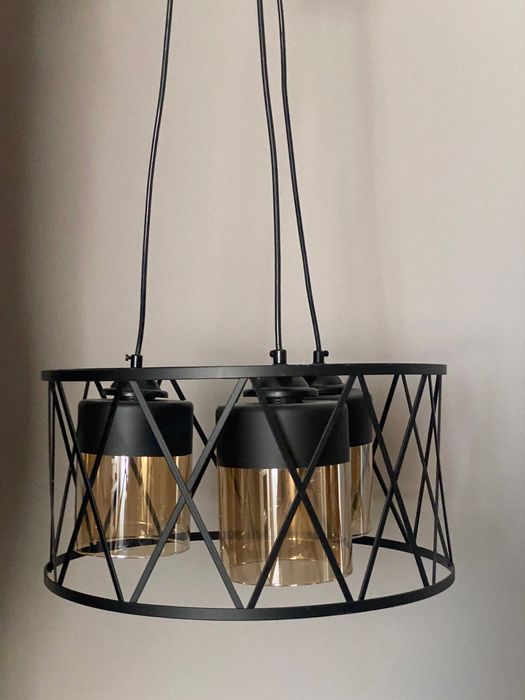 Люстра. Новая. Современная