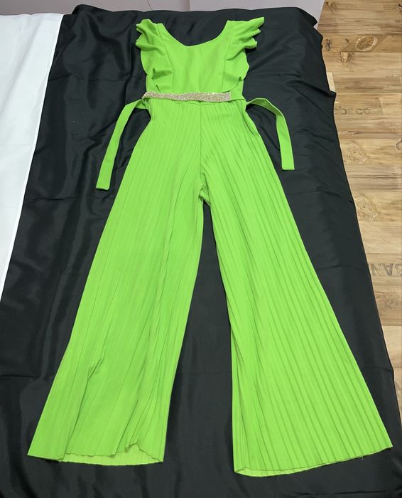 Стилни дамски комплекти