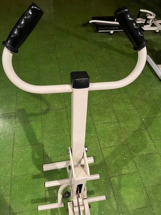 Уред за гръб - използващ телесно тегло