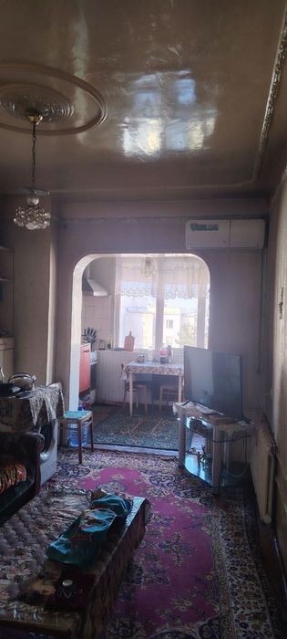 Продается квартира Юнусабад 9кв 3/5/5