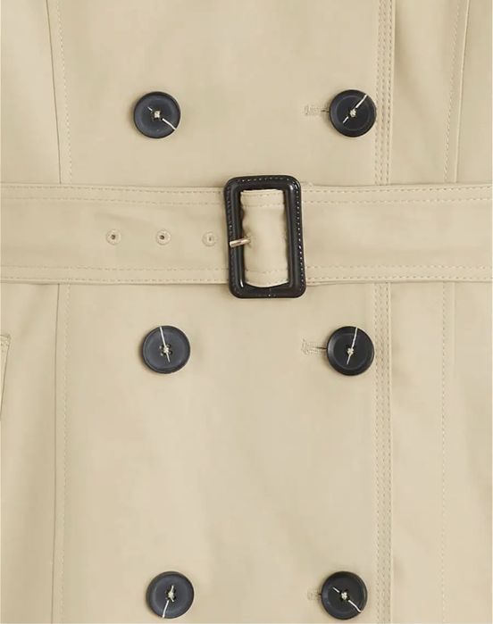 Тренч на весну от  Mango