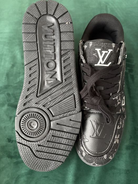 Adidași Louis Vuitton