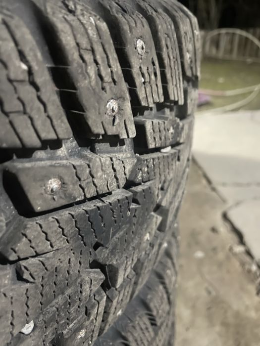 Камри 35 Диск с шинами шипы