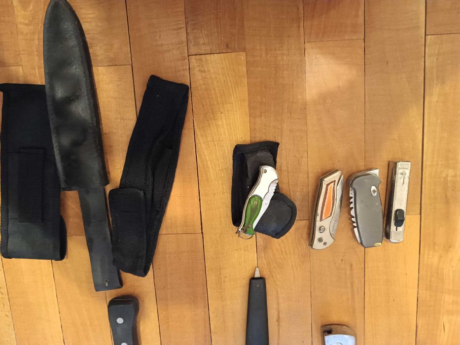 Различни ножове и ками