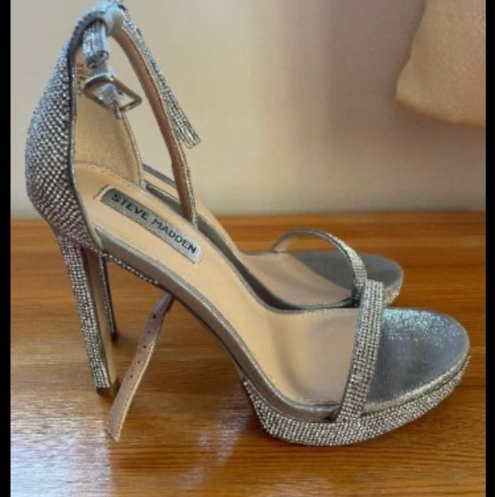 Нови обувки Steve Madden