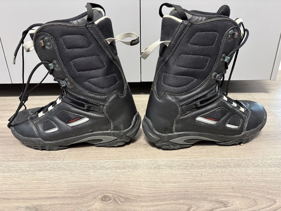 Booti snowboard marimea 43 44 (clapari ski)