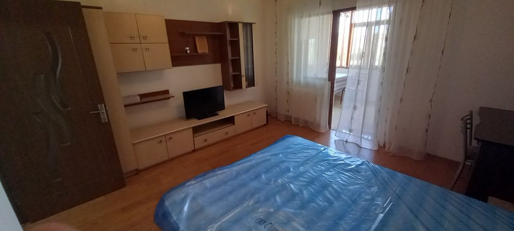 Închiriez garsoniera în zona Craiovei  ,etajul 4 ,