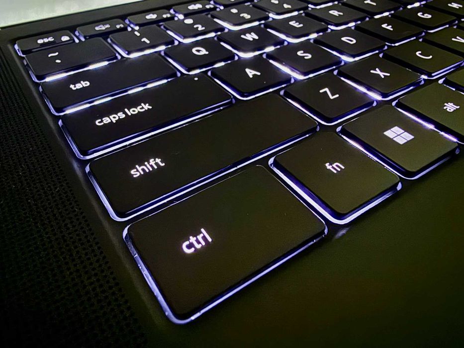 Core i9-12900H / 32GB DDR5 / RTX A2000 - 8GB / 512 SSD / Dell Precision 5570 / 15.6 FHD+ IPS 100% sRGB