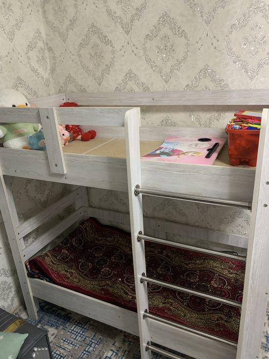 Двухъярусная кровать