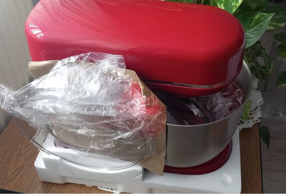 Robot de bucatarie 3.7l, 650W