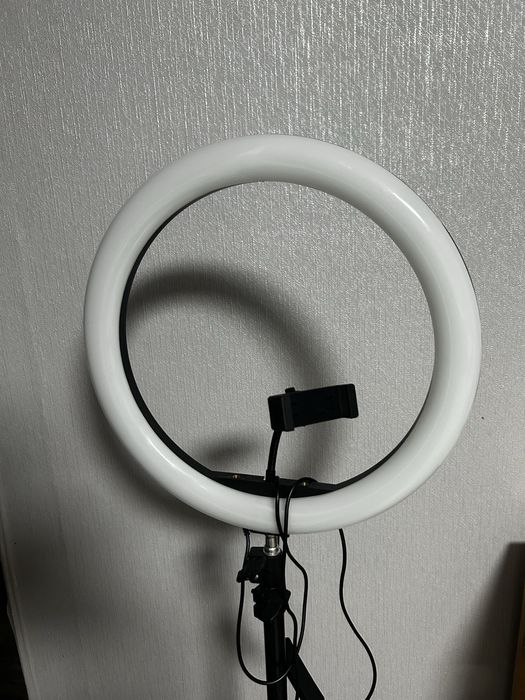 Продам кольцевую лампу