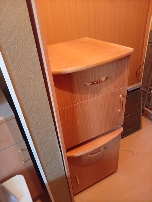 Двухспальная кровать.