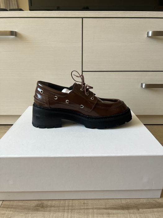 By Far лоуфъри от естествен кожа