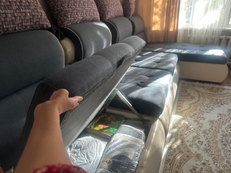 Продам б/у диван