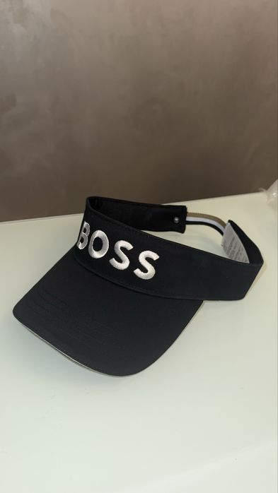 Boss шапка ( козирка ) чисто нова
