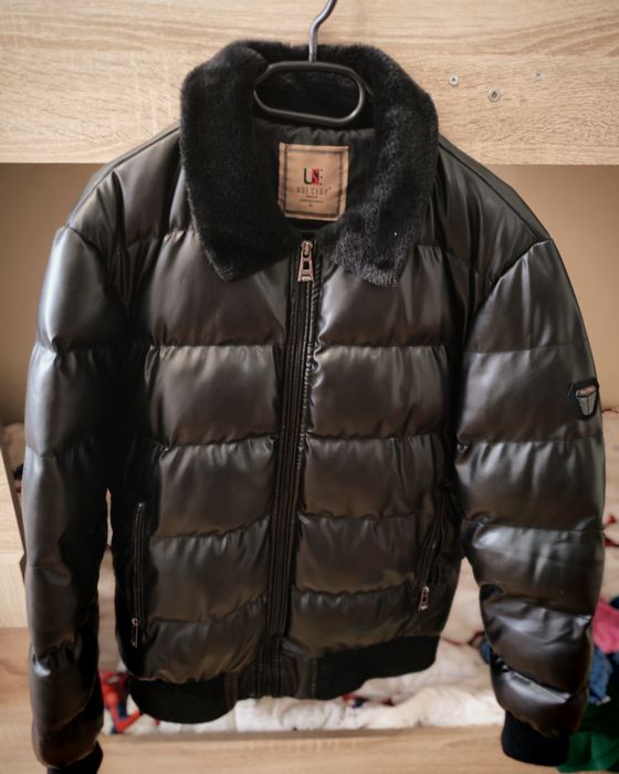 Зимно кожено яке.