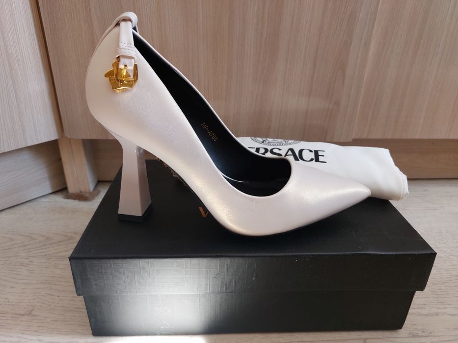 Женский туфли на высоком каблуке