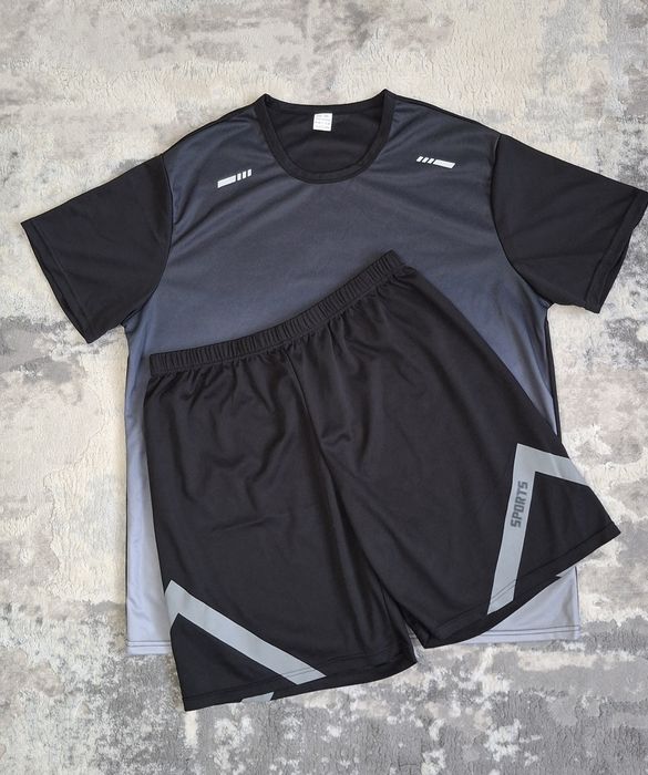 Set tricou și pantaloni scurți
