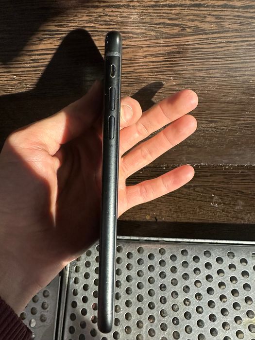 Iphone XR 64гб черный цвет