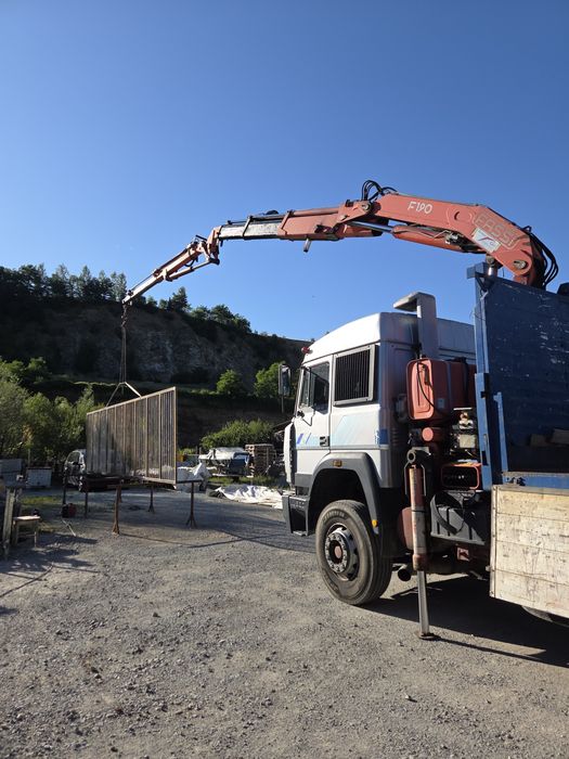Vând   Camion cu macara  Iveco turbostar V8 420cv