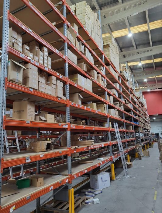 Rafturi metalice 819