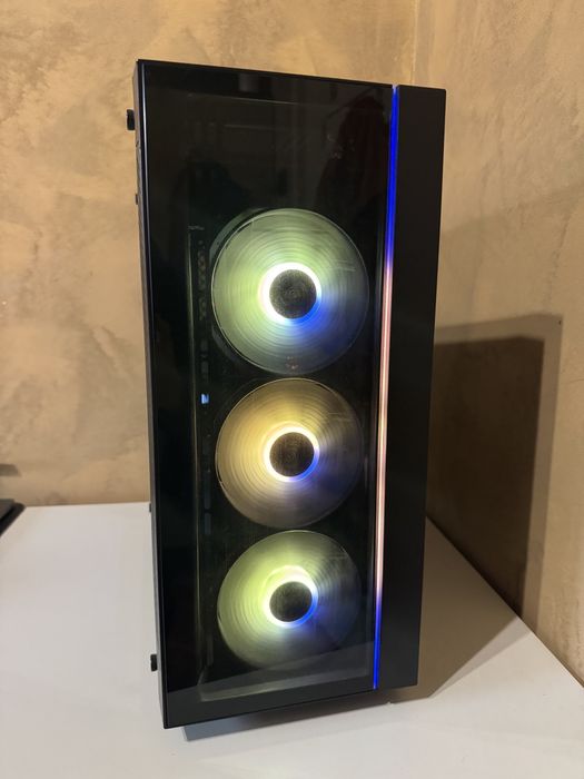 Компютър, Ryzen 7 3700X, 2060, 16GB RAM