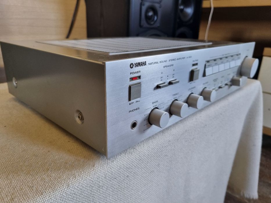 Yamaha A-500. Perfect functional 70 watts/canal. Impecabil.