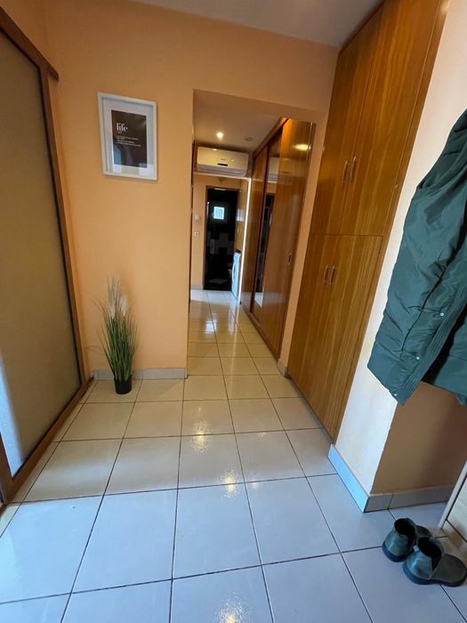 Inchiriez apartament  3 camere