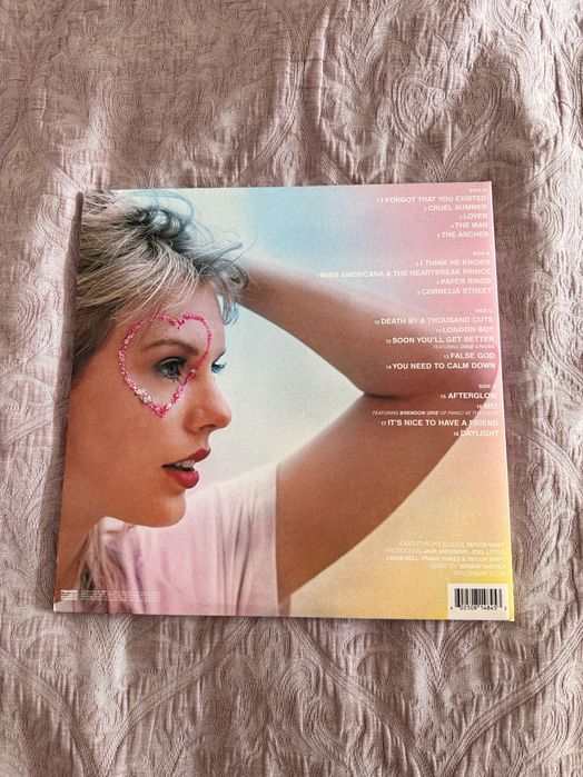 пластинка Taylor Swift “Lover”