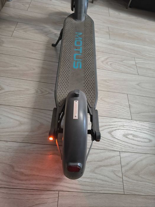 Trotineta electrica Motus Scooty